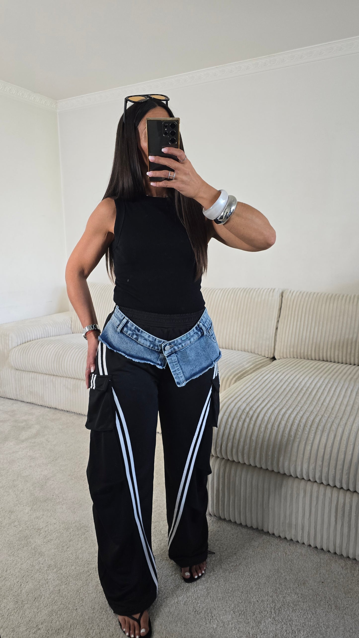 Pantalon jogging noir détails denim – esprit sporty chic