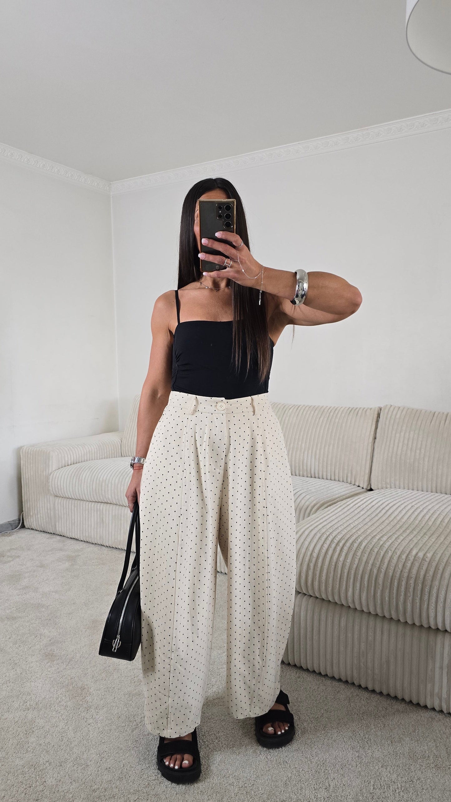 Pantalon écru à pois coupe balloon en coton – style chic & minimaliste