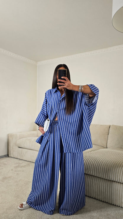 Précommande – Expédition à partir du 28/04/26.          Ensemble Rayé Chemise Oversize + Pantalon Palazzo – Bleu