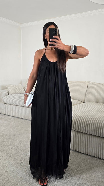 Robe longue dos nu dentelle noire