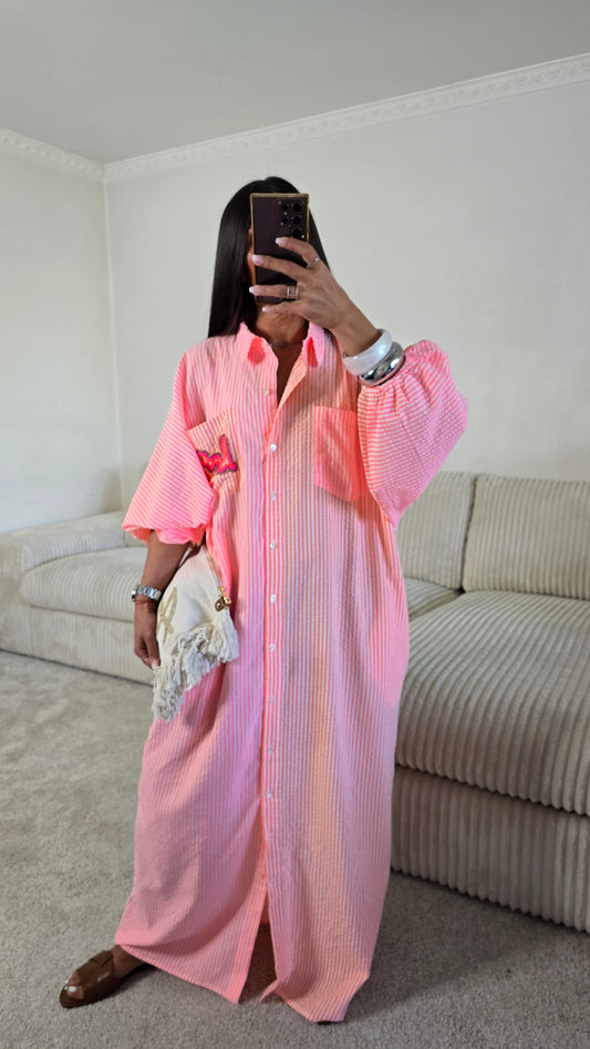 Robe chemise oversize rayée rose – esprit effortless & solaire