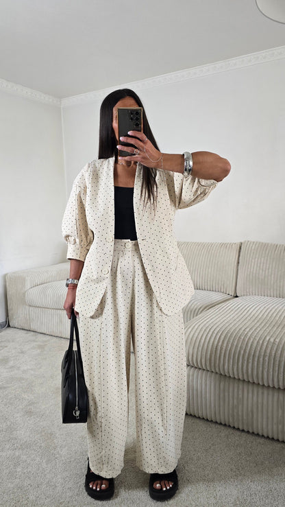 Veste écru à pois manches courtes – style chic & rétro moderne