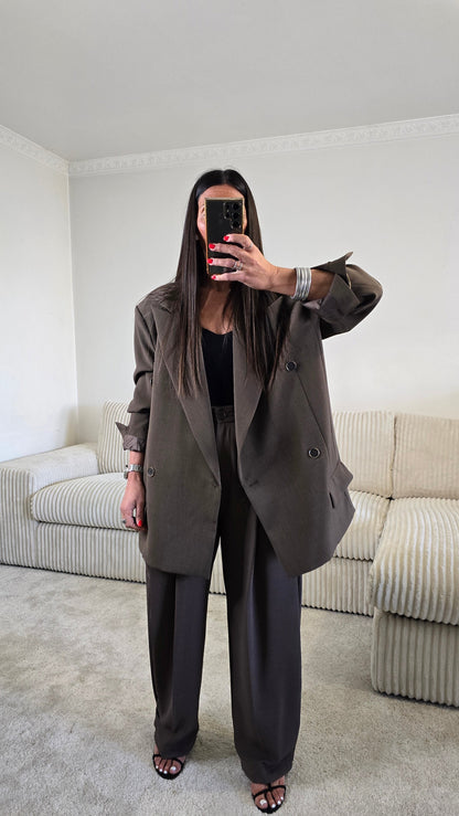 Blazer oversize chocolat – coupe tailoring structurée & double boutonnage