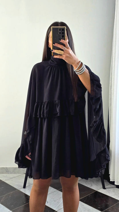 Robe Cape Volants – Noir Intense