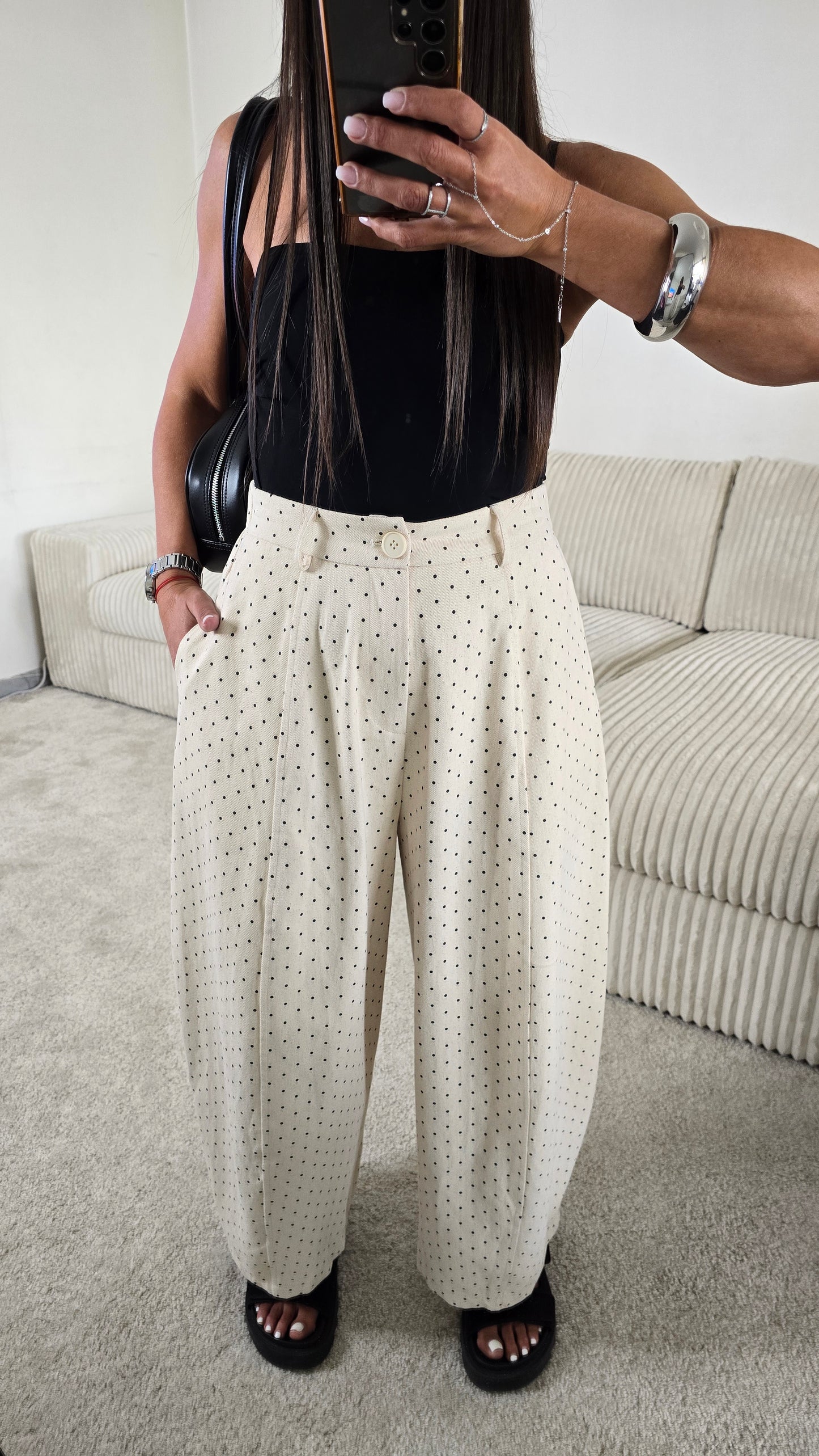 Pantalon écru à pois coupe balloon en coton – style chic & minimaliste