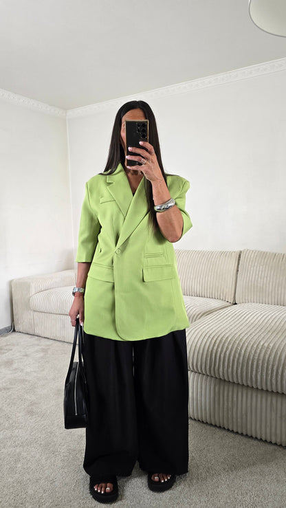 Blazer vert matcha manches courtes ajustable – style chic & sophistiqué