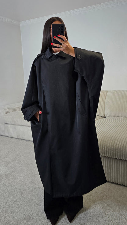 Trench long oversize noir – Élégance contemporaine