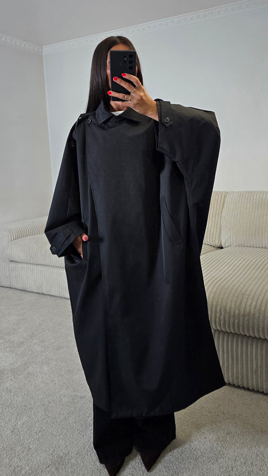 Trench long oversize noir – Élégance contemporaine