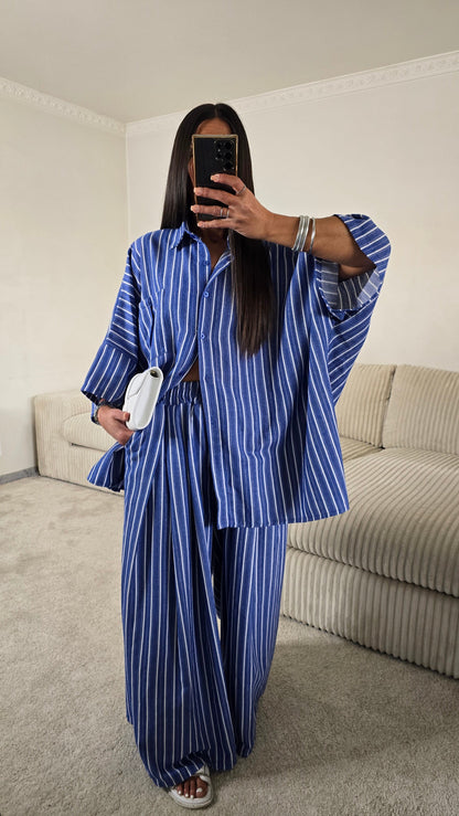 Précommande – Expédition à partir du 28/04/26.          Ensemble Rayé Chemise Oversize + Pantalon Palazzo – Bleu