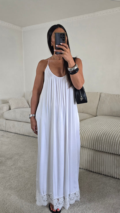 Robe longue - dentelle blanche