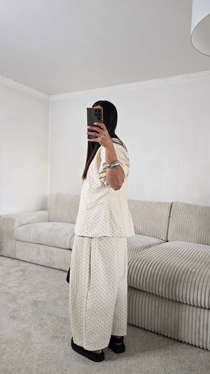 Veste écru à pois manches courtes – style chic & rétro moderne