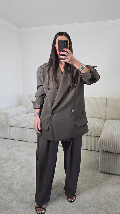 Blazer oversize chocolat – coupe tailoring structurée & double boutonnage