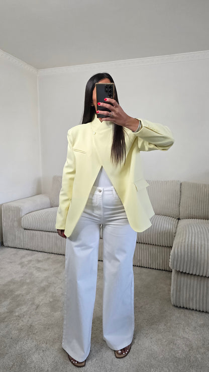 Blazer asymétrique structuré – jaune beurre lumineux