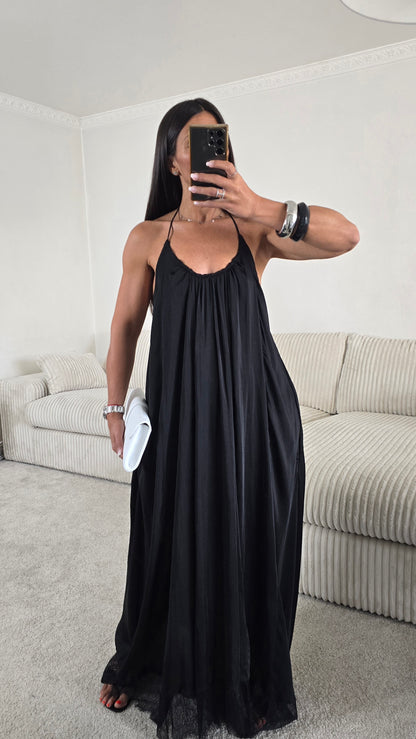 Robe longue dos nu dentelle noire