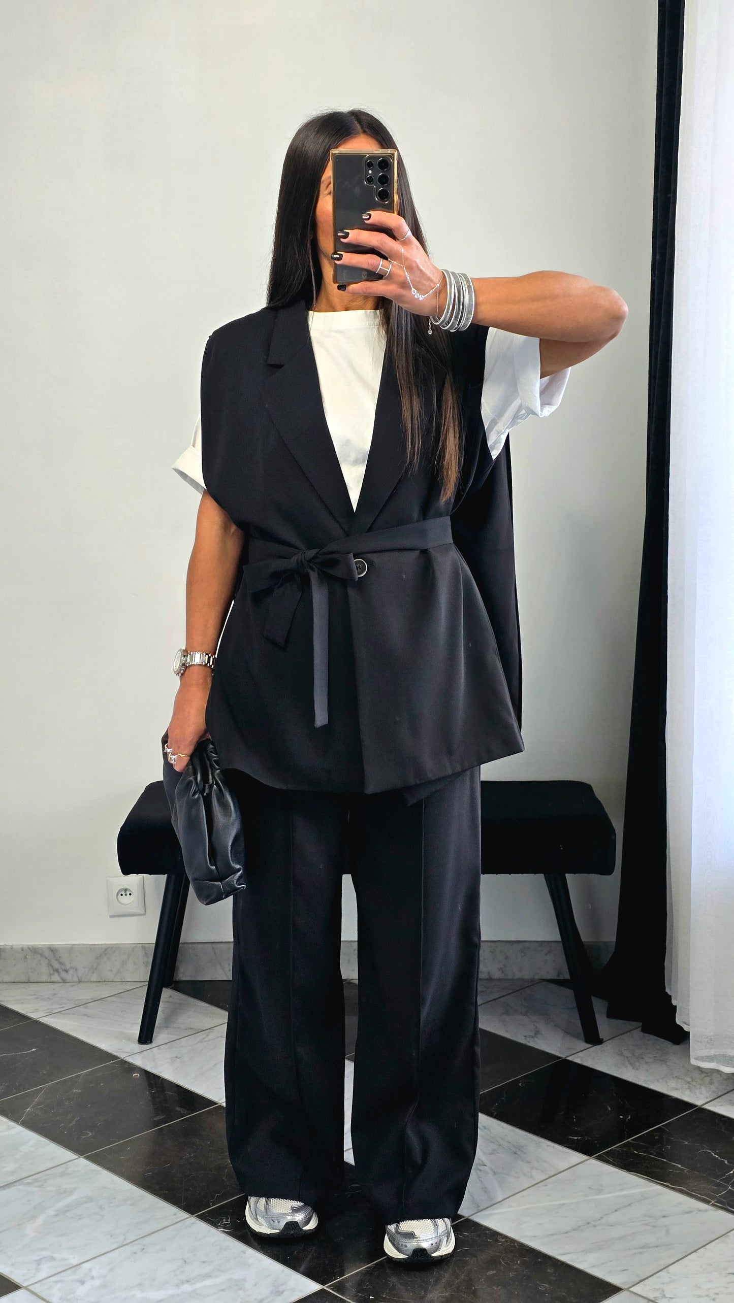 Pantalon tablier noir – coupe tailoring & détail couture