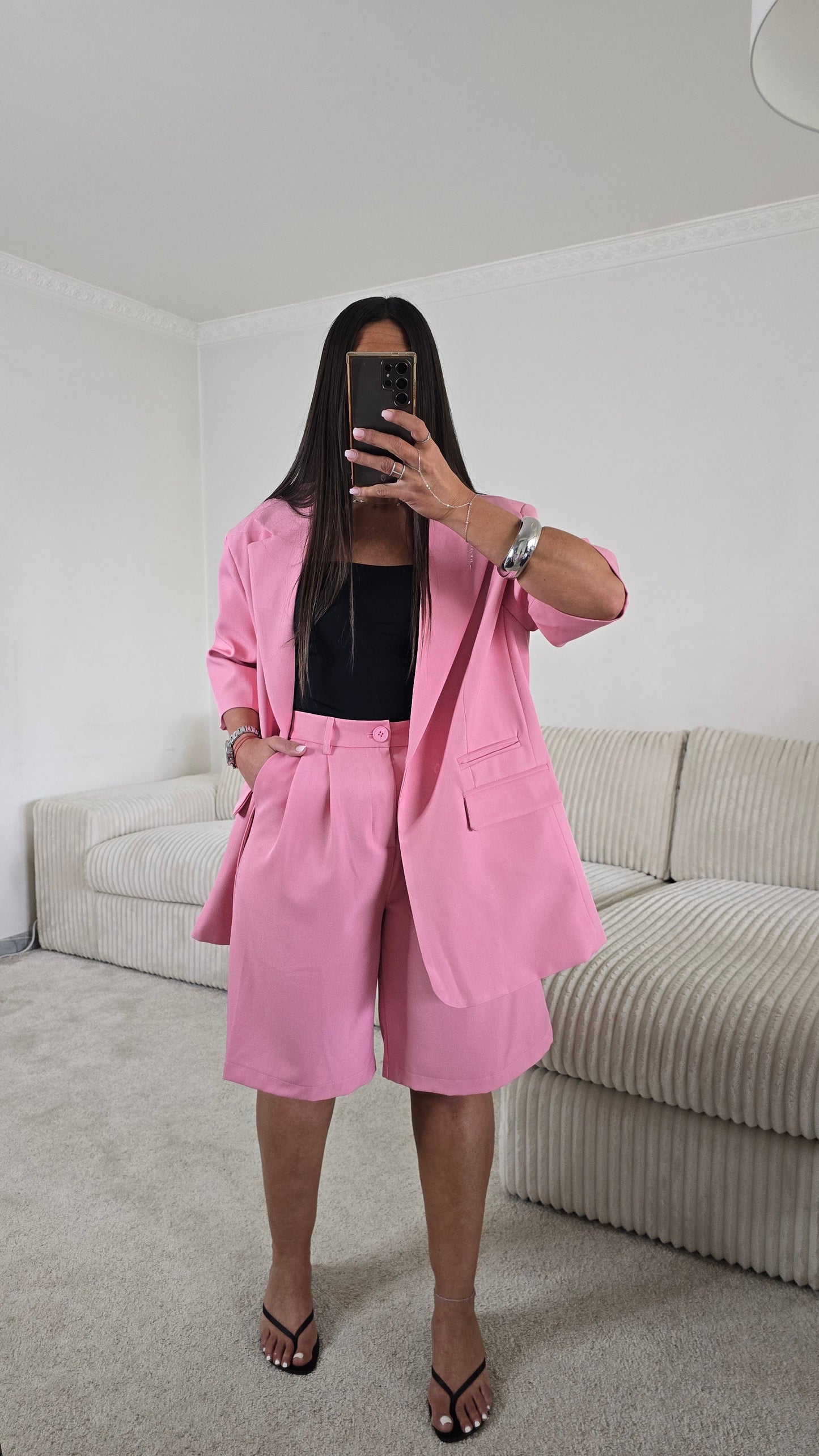 Bermuda tailleur rose taille haute – style chic & moderne