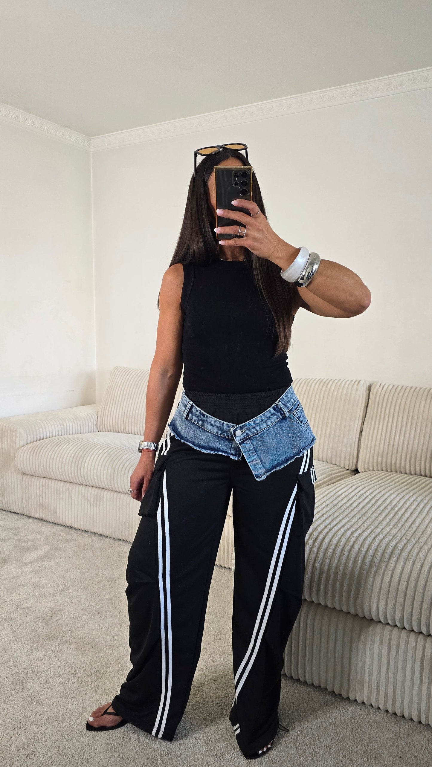 Pantalon jogging noir détails denim – esprit sporty chic