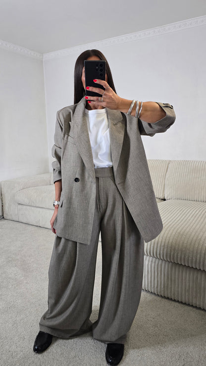 Pantalon tailleur large à plis taupe