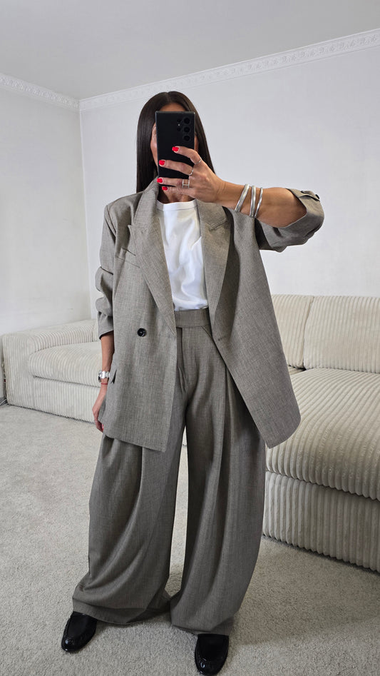 Pantalon tailleur large à plis taupe