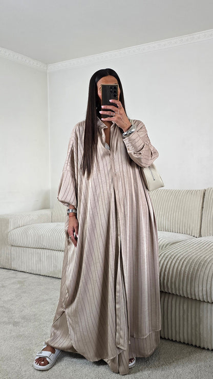 Ensemble satin texturé fluide – taupe