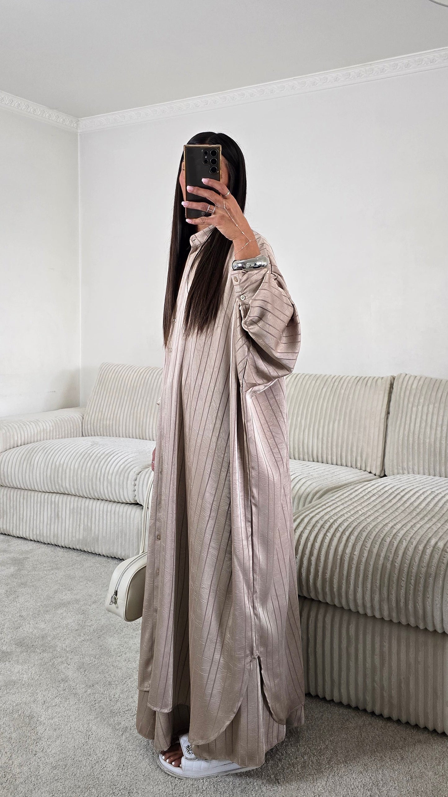 Ensemble satin texturé fluide – taupe