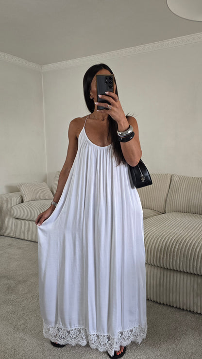 Robe longue - dentelle blanche