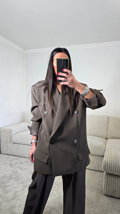 Blazer oversize chocolat – coupe tailoring structurée & double boutonnage