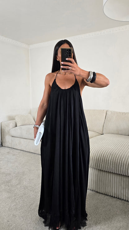 Robe longue dos nu dentelle noire