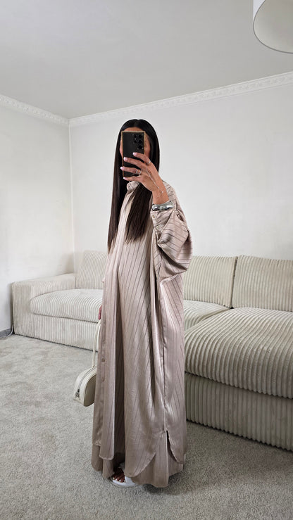 Ensemble satin texturé fluide – taupe