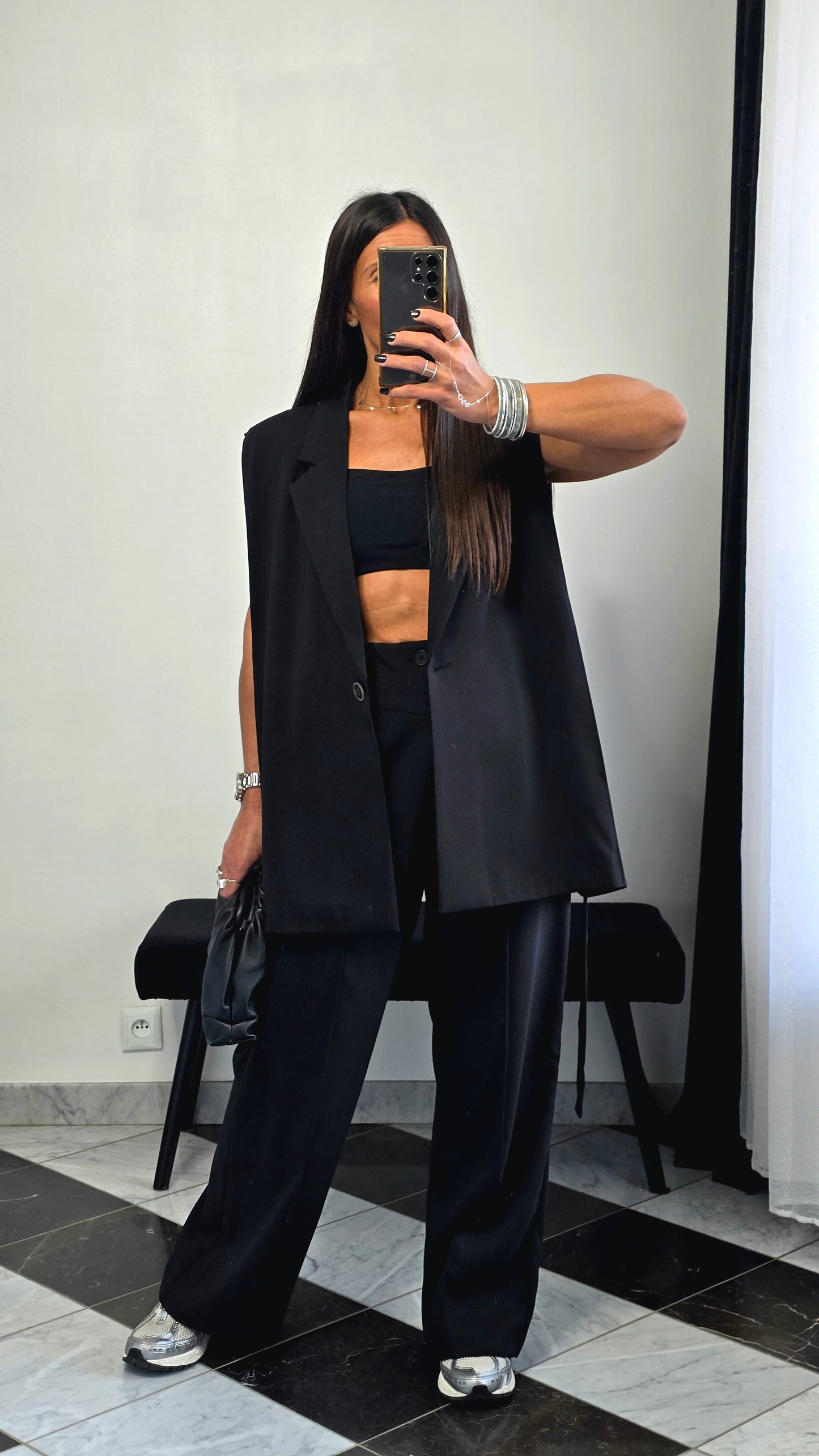 Pantalon tablier noir – coupe tailoring & détail couture