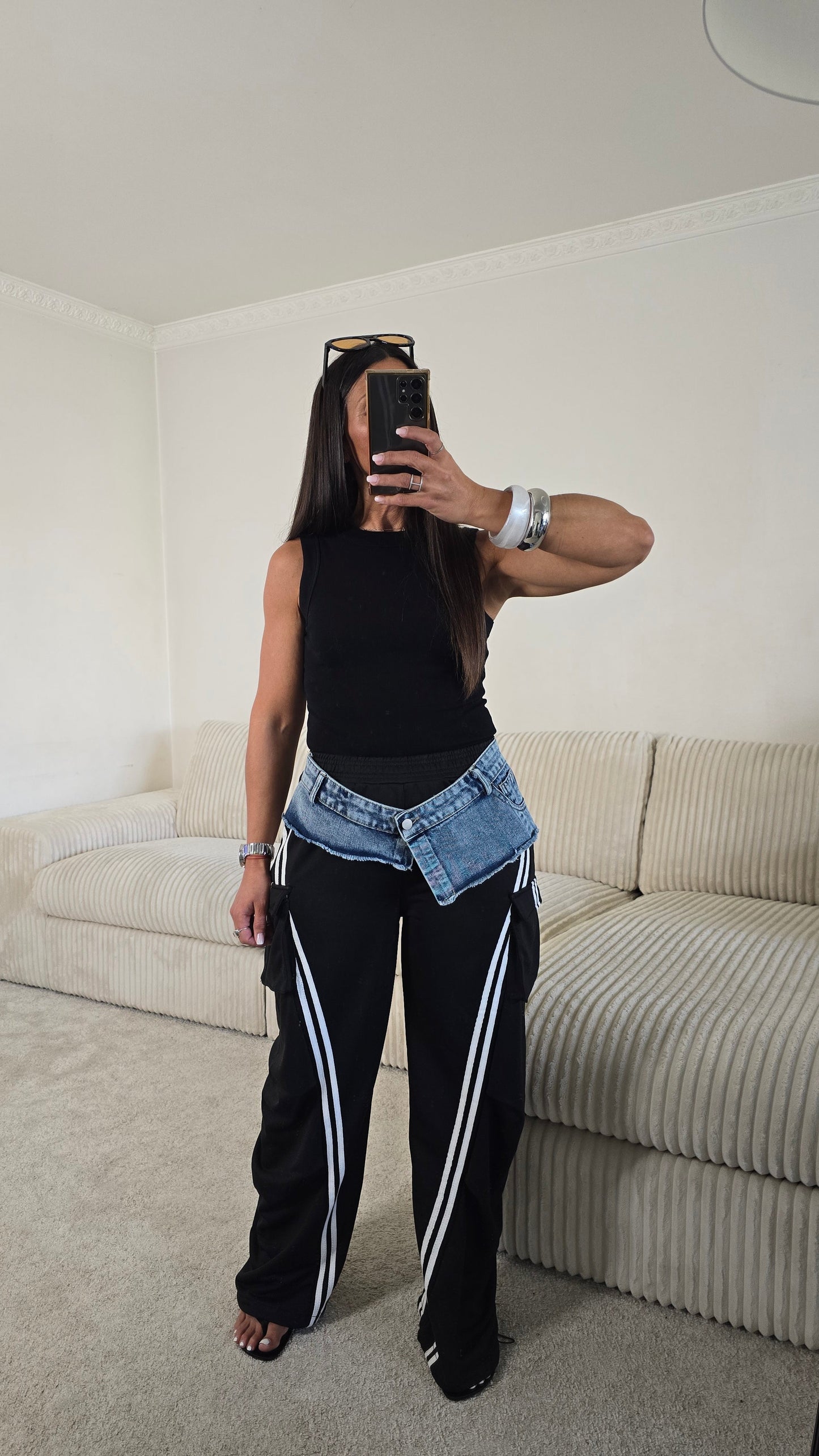 Pantalon jogging noir détails denim – esprit sporty chic