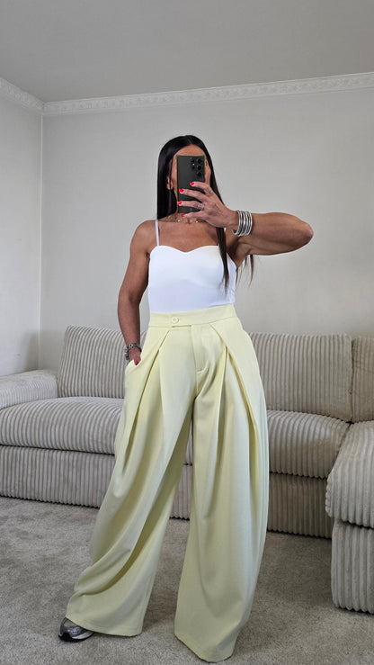 Pantalon tailoring large – jaune beurre lumineux
