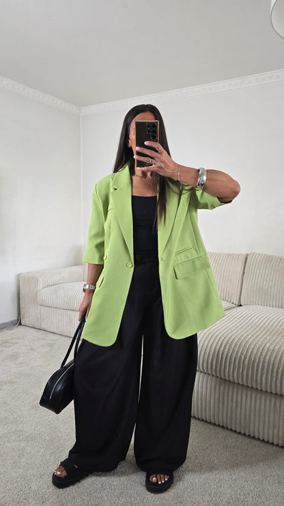 Blazer vert matcha manches courtes ajustable – style chic & sophistiqué