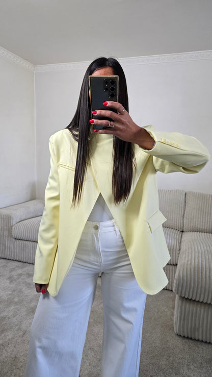 Blazer asymétrique structuré – jaune beurre lumineux