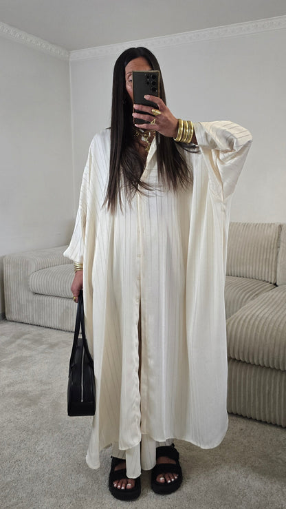 Ensemble satin texturé fluide – écru doux