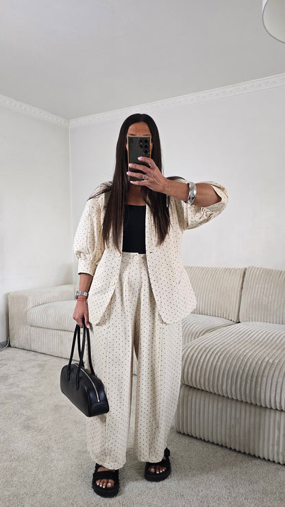 Veste écru à pois manches courtes – style chic & rétro moderne