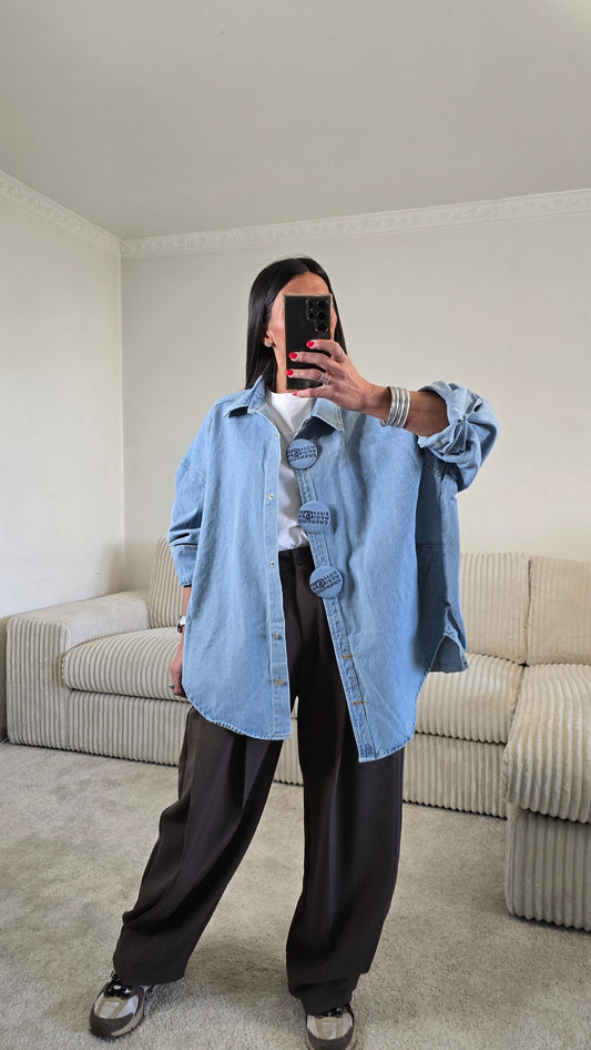 Veste Chemise Oversize en Denim Clair – Boutons Pression