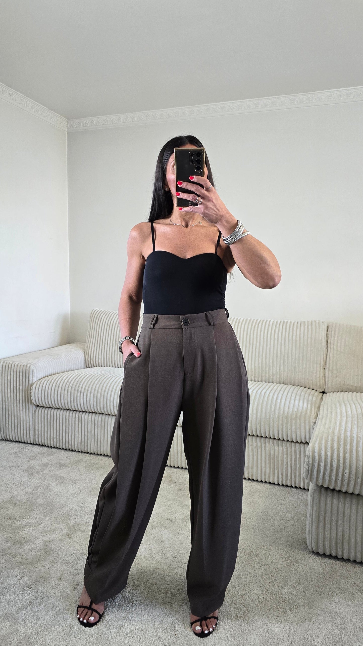 Pantalon wide leg marron taille haute – tailoring fluide structuré