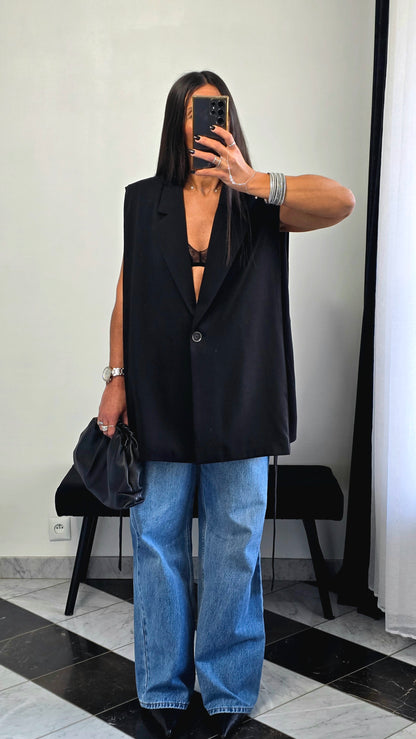 Veste sans manches ceinturée noire – effet cape & épaulettes subtiles