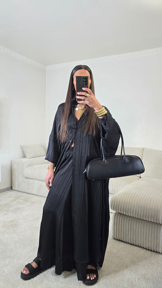 Ensemble satin texturé fluide – noir profond