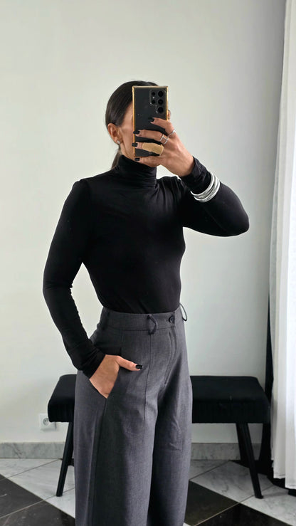 Top Col Roulé Ultra-Doux – Noir