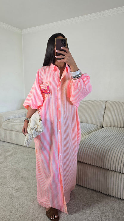 Robe chemise oversize rayée rose – esprit effortless & solaire