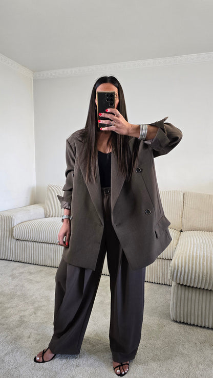 Blazer oversize chocolat – coupe tailoring structurée & double boutonnage