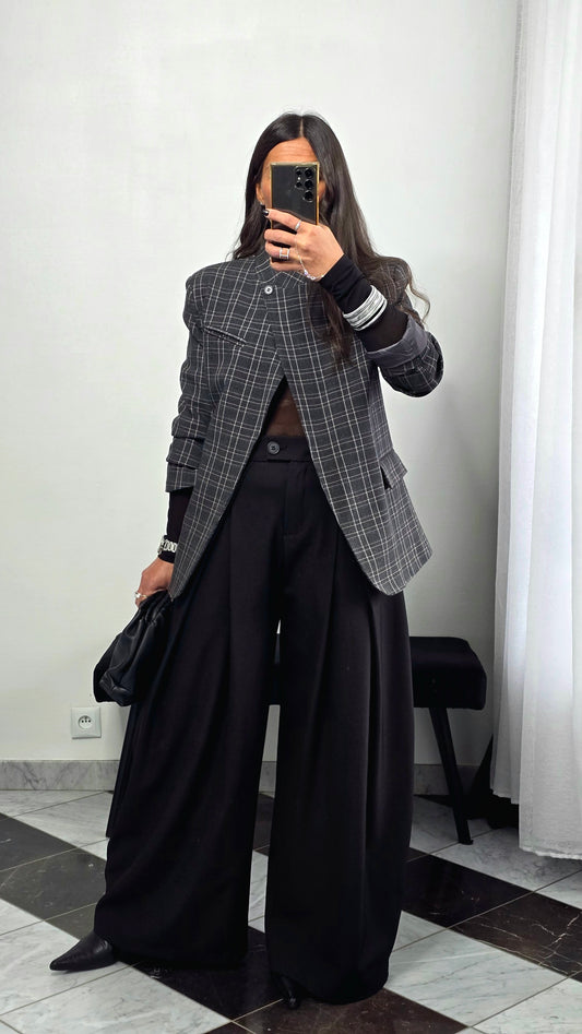 Blazer gris à carreaux asymétrique – coupe tailoring oversize & épaulettes