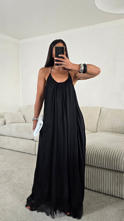 Robe longue dos nu dentelle noire