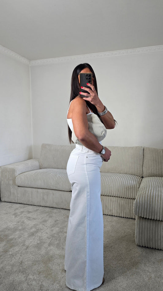 Jean palazzo blanc – coupe large structurée & taille haute