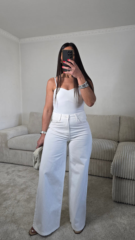 Jean palazzo blanc – coupe large structurée & taille haute