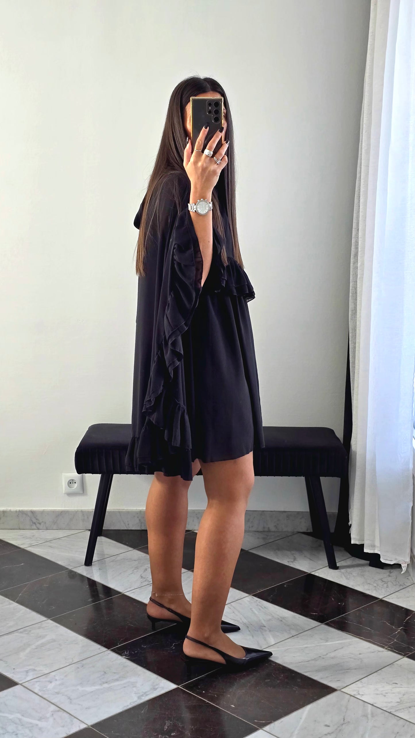 Robe Cape Volants – Noir Intense