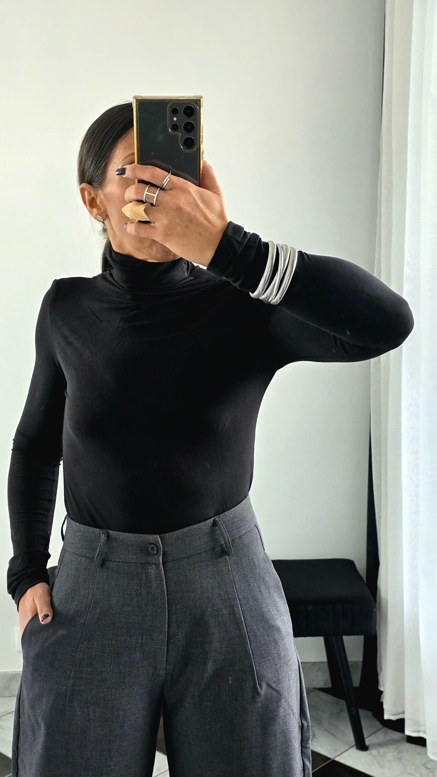 Top Col Roulé Ultra-Doux – Noir
