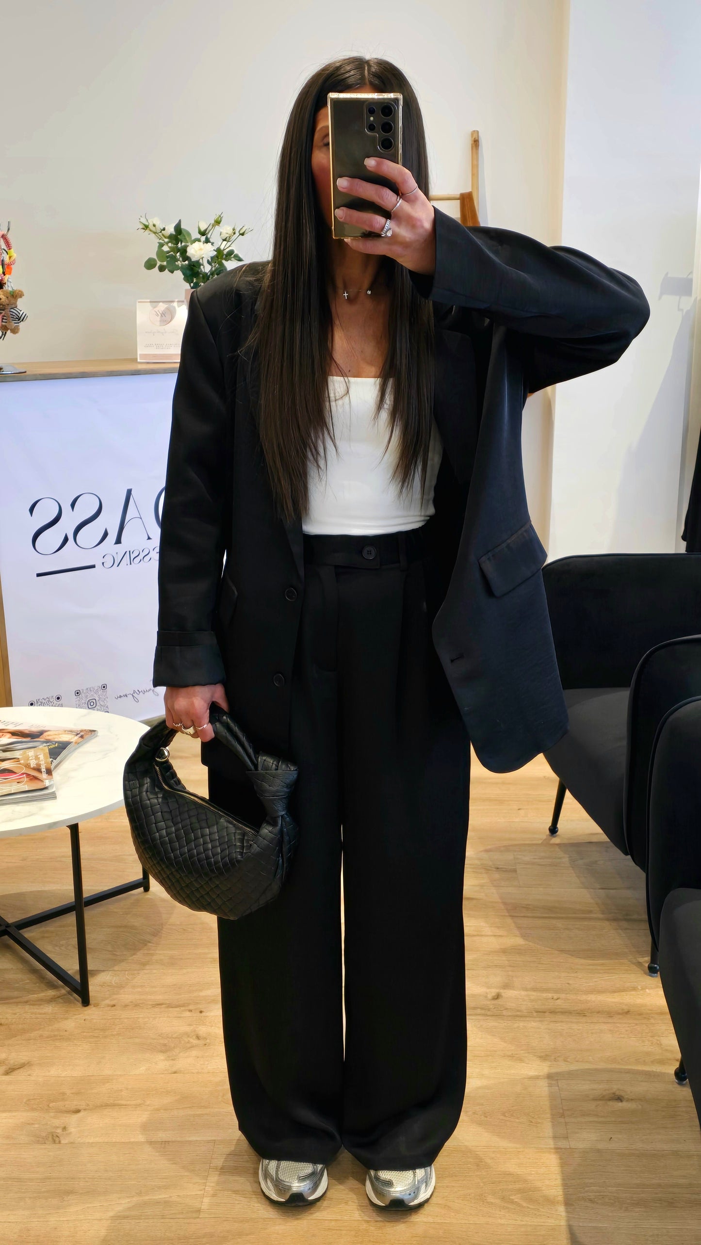 Sac en Cuir Noir – Élégance texturée & détails tendance